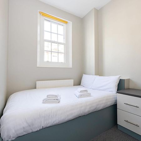 Spacious Room With Shared Facilities Londra Esterno foto