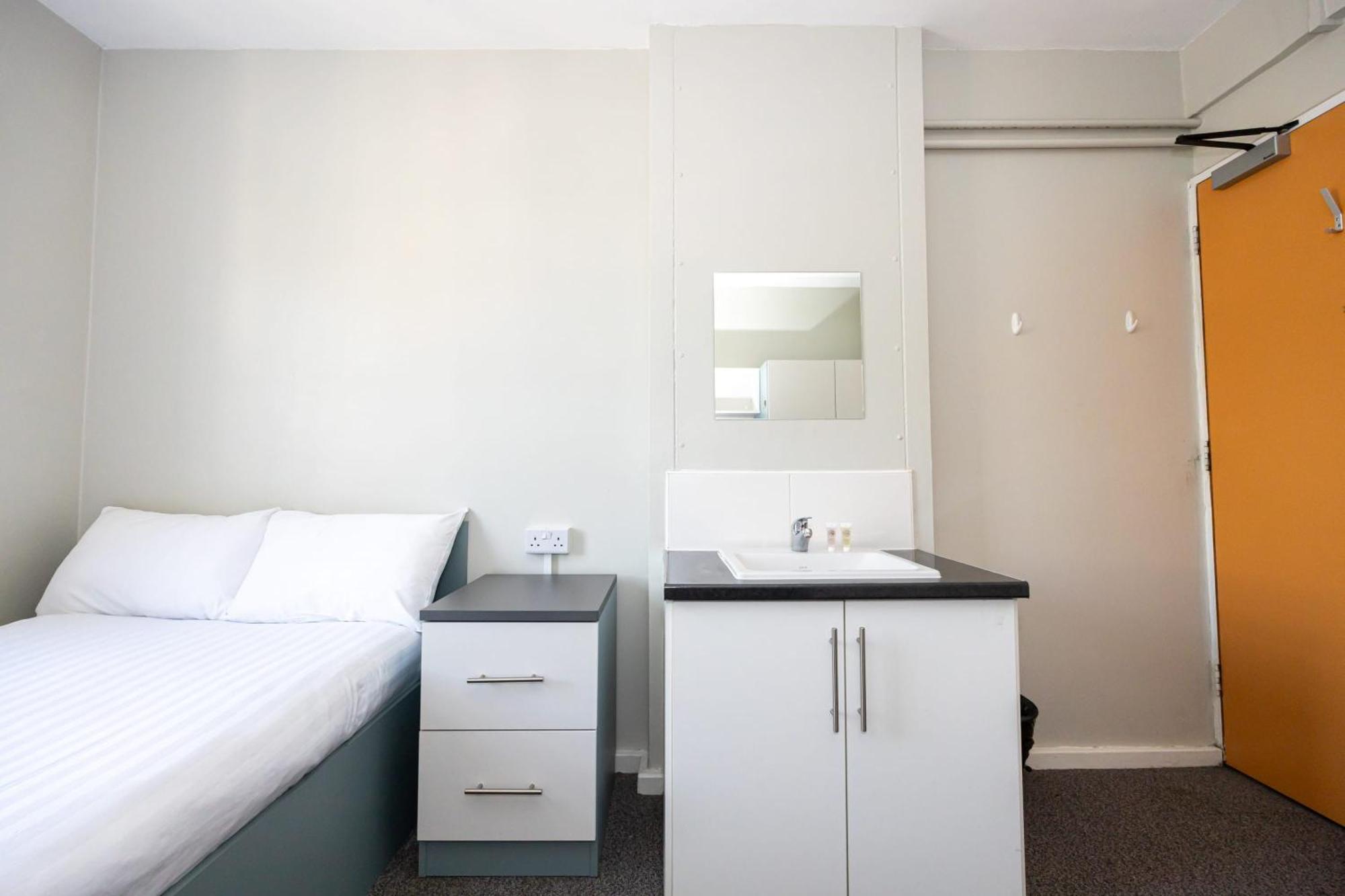 Spacious Room With Shared Facilities Londra Esterno foto