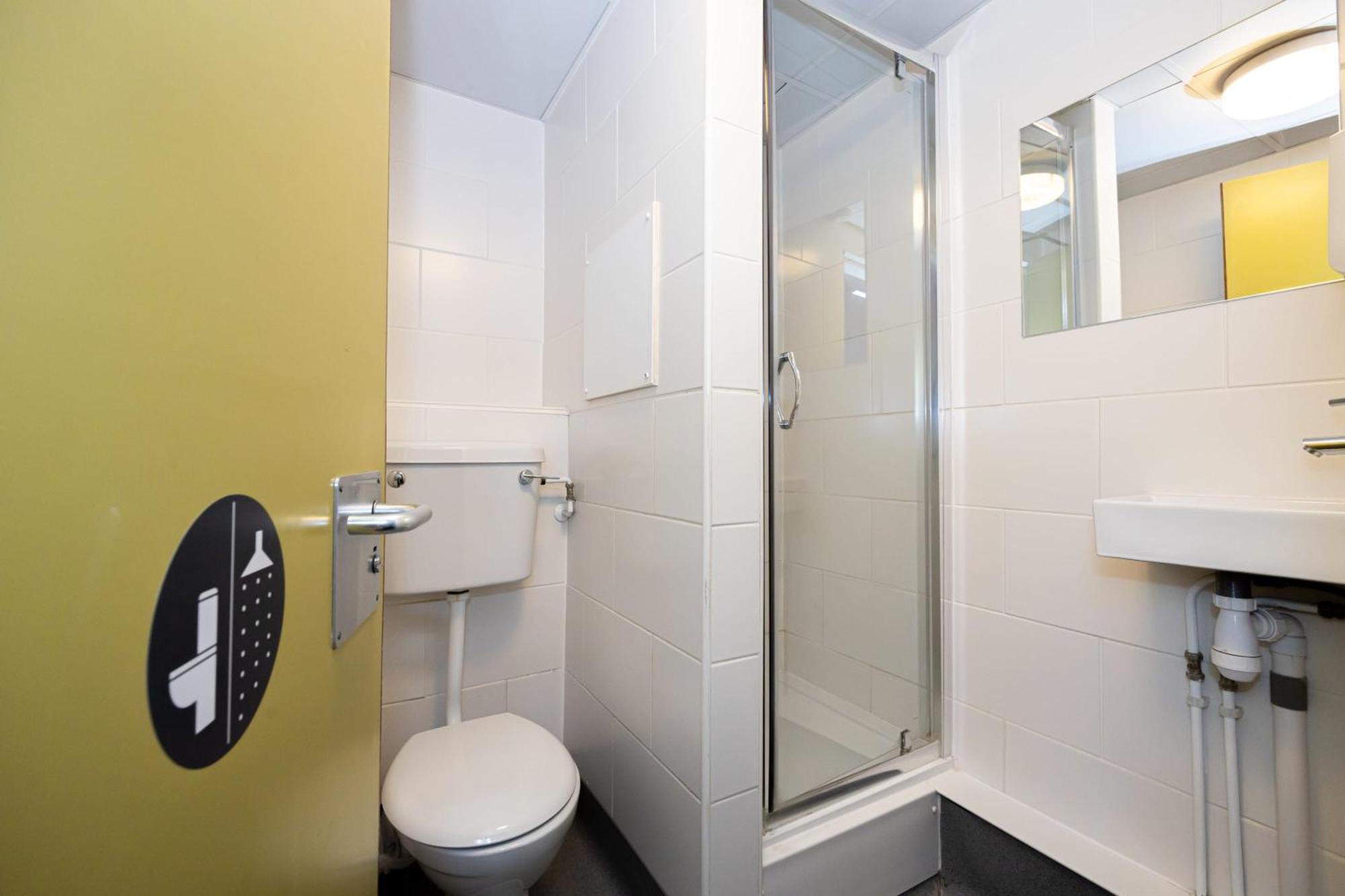 Spacious Room With Shared Facilities Londra Esterno foto